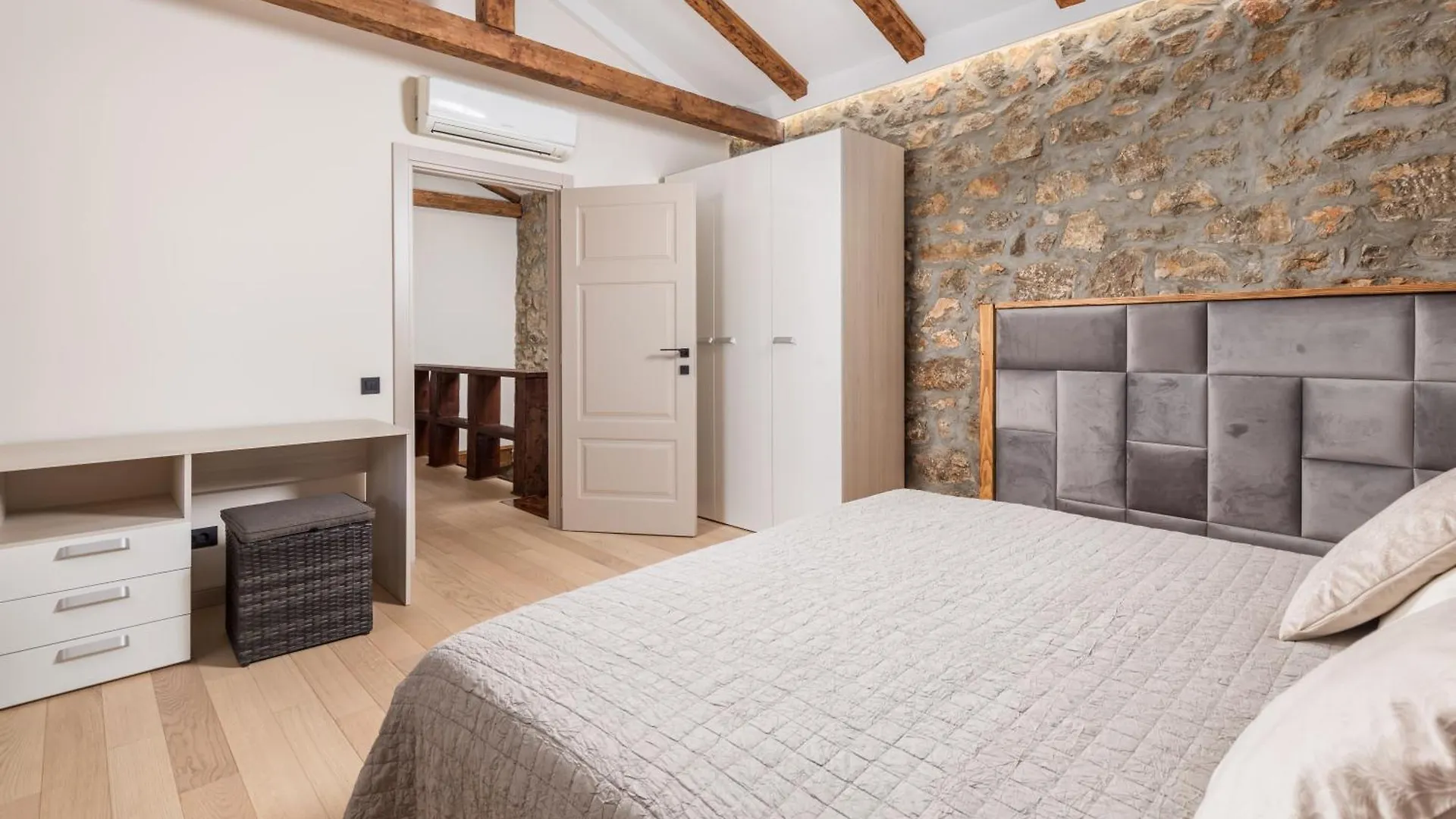 Stone Villa Otranto With Pool, Close To Opatija Icici 0*,